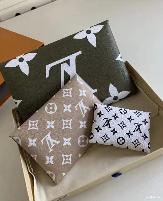 WIS POCHETTE KIRIGAMI VUITTON LOUIS 0430